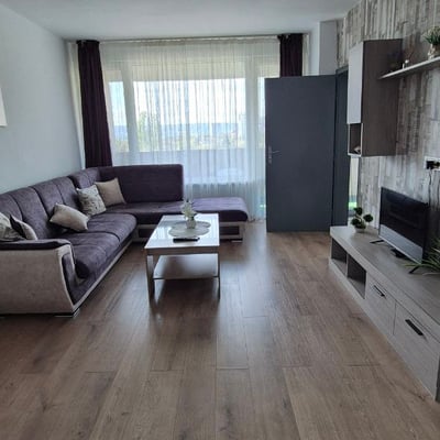 Vermietung einer geräumigen 4-Zimmer-Wohnung mit Meerblick, Stadtteil Chaika, Varna, Bulgarien